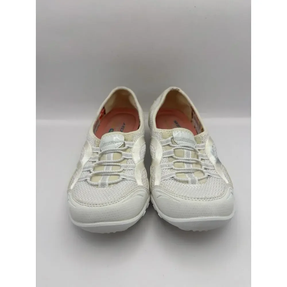 Skechers Breathe Easy White Slip On Shoes Women Size 6.5